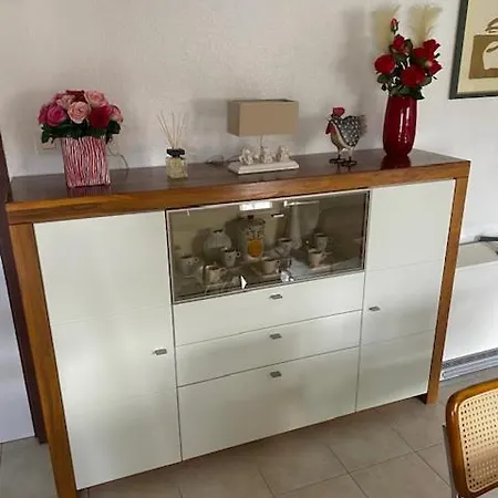 Duenenhaus Nadine Le Coq